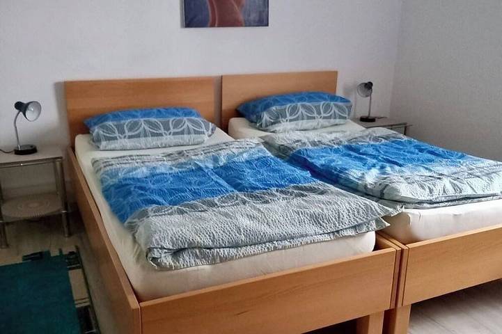 Gemütliche 60qm-Ferienwohnung in ruhiger Lage – kinderfreundlich in Sinsheim, Kraichgau