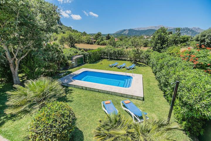 Holiday Home 'Sontuiri Den Jaume' with Private Pool, Wi-Fi and Air Conditioning in Pollença By, Pollença