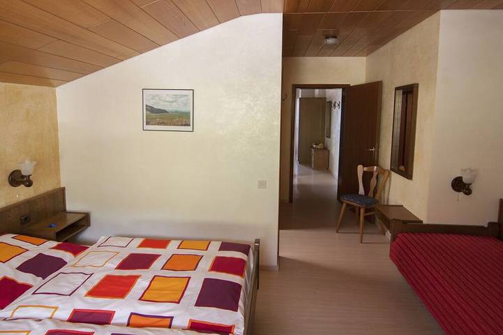 Ferienwohnung für 2 Personen, mit Balkon und Whirlpool in Bad König - 3