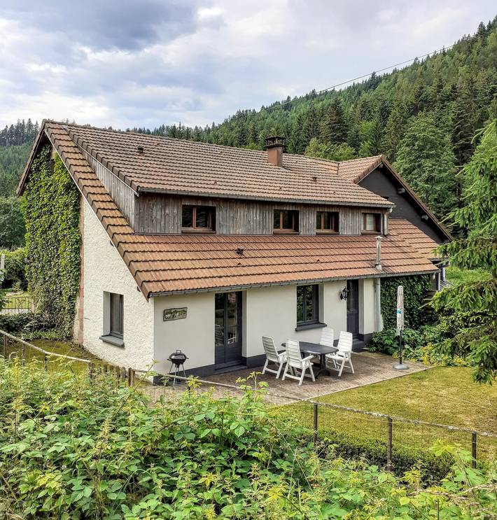 Gîte pour 4 personnes, adapté aux familles à Bois-de-Champ