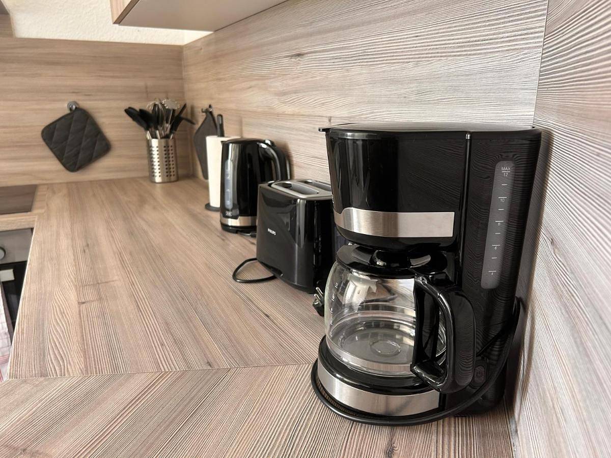 Appartement entier, Bookandstay24 com Dietzenbach 2 Zimmerwohnung mit Balkon, Küche und Parkplatz in Dietzenbach, Arrondissement d'Offenbach