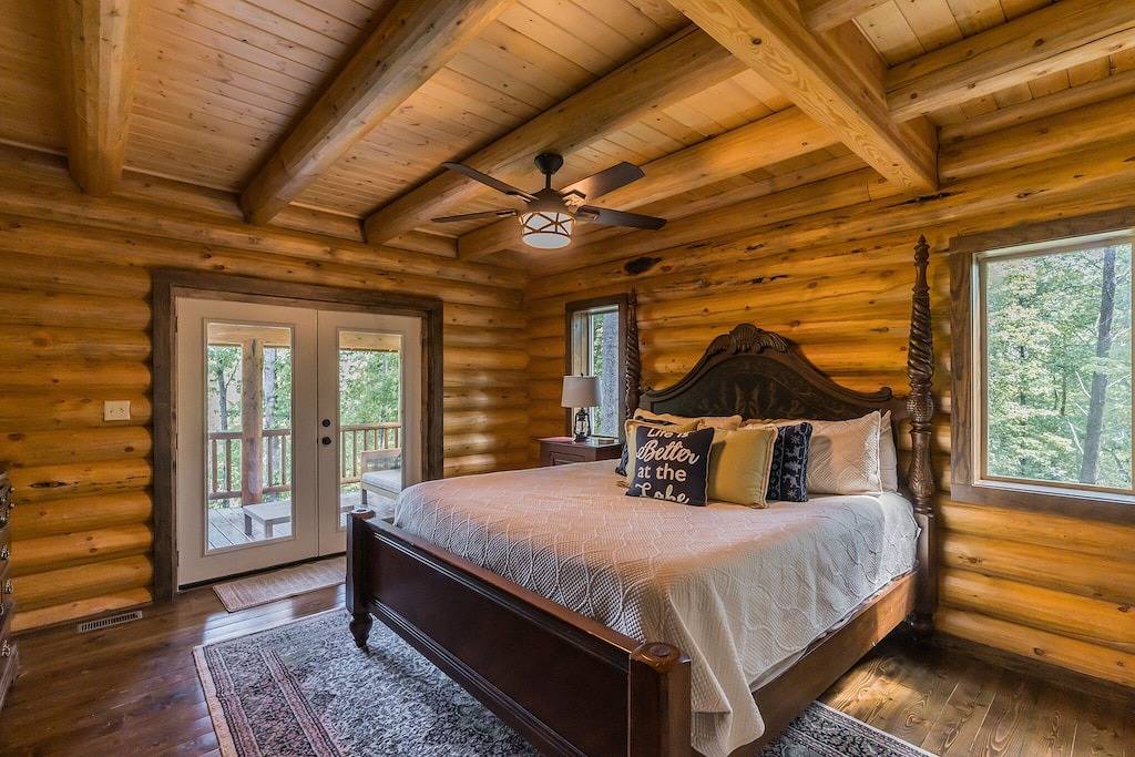 \"The Reel View\" Custom Log Cabin am Seeufer mit Doppeldecker-Dock und Mtn. Ansichten in Nebo, McDowell County