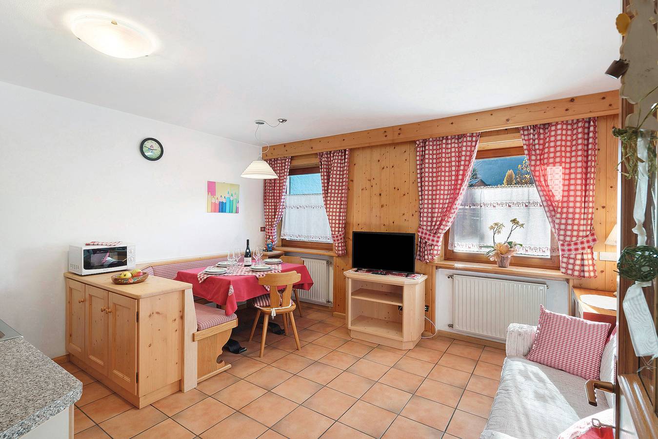 Appartement entier, Appartement de vacances "Ciasa Lino Rotic" avec vue sur les montagnes et Wi-Fi in Pozza di Fassa, San Giovanni di Fassa