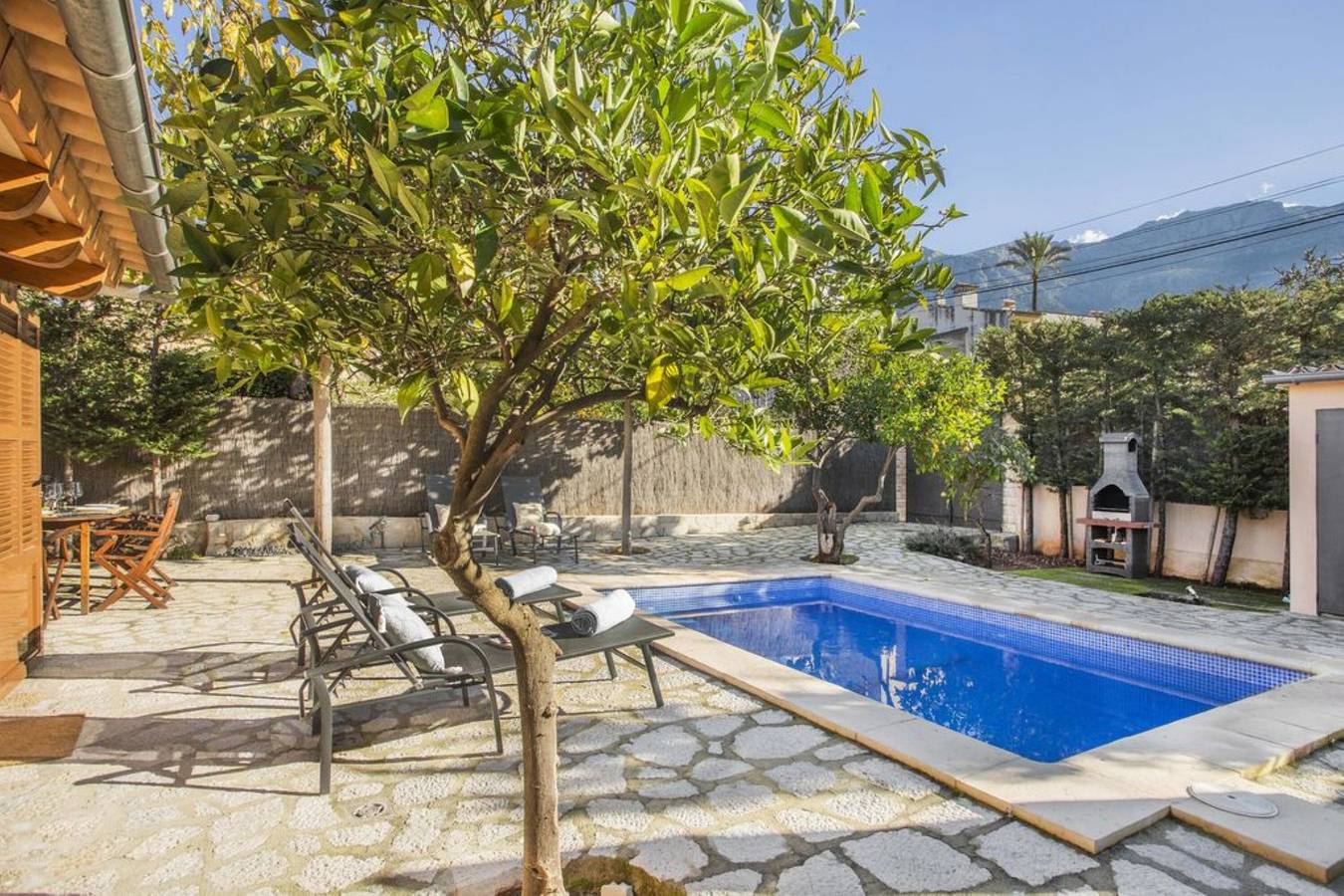 Klimatisiertes Ferienhaus mit Pool, Terrasse, Bergblick und Wlan in L'Horta, Sóller