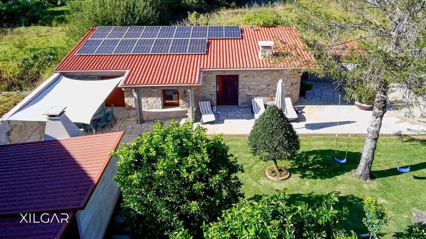 Casa para 4 personas, con vistas además de piscina y jardín en Sanxenxo
