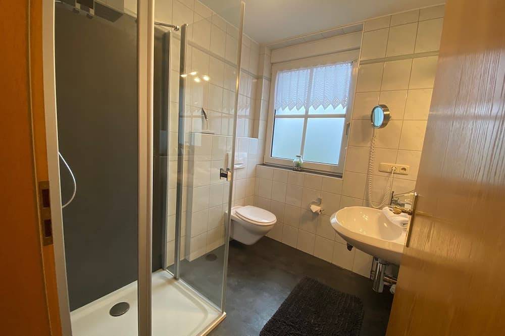 Ganze Wohnung, Gemütliche 45qm Ferienwohnung, Naturholzmöbelausstattung in Bad Steben, Landkreis Hof