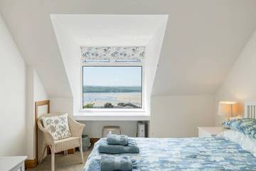 Holiday Home for 10 People in Rock, St Minver Lowlands, Photo 1