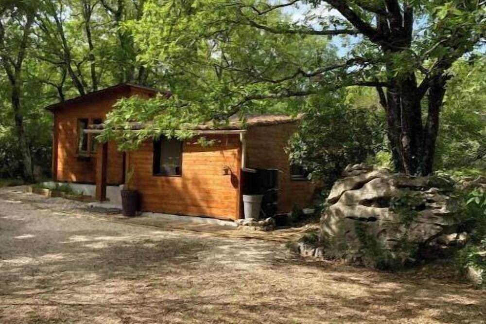 Chalet du petit bois, au calme, rivière a proximité, centre ville a cinq minutes in Ruoms, Ardèche
