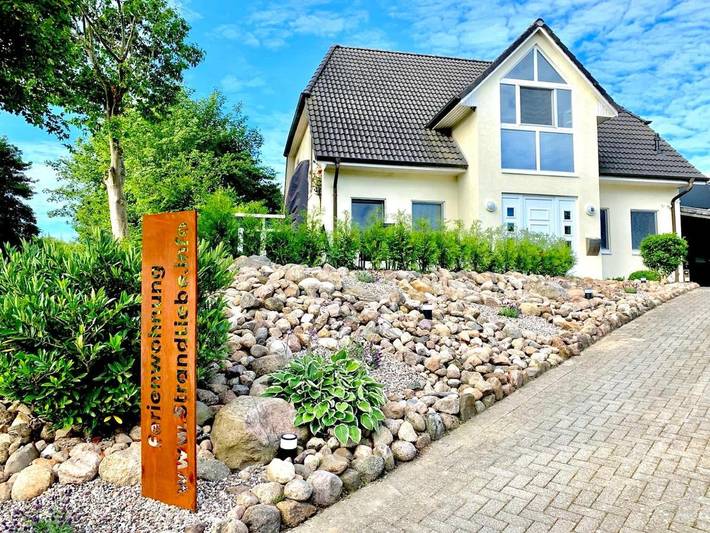 Ferienwohnung für 8 Personen, mit Balkon und Terrasse sowie Garten und Sauna