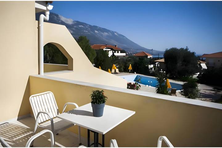 Διαμερίσματα διακοπών για 2 άτομα, με κήπο στον Καραβάδο