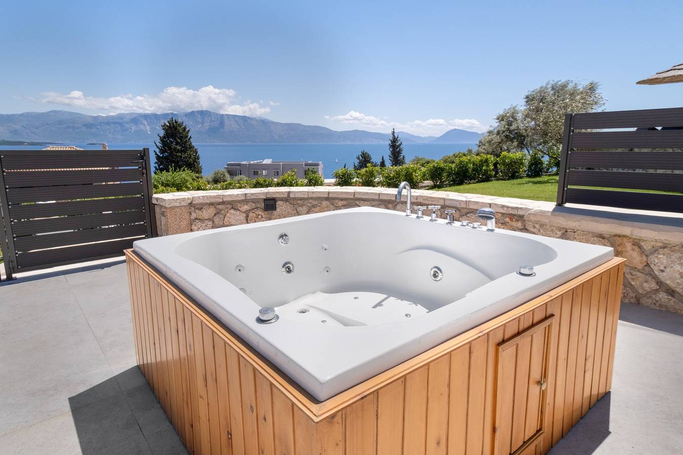 Villa 'Alia 1' with Sea View, Wi-Fi and Air Conditioning in Nikiana, Alexandros