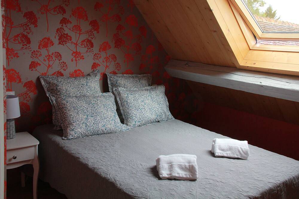 Suite Familiale Hirondelles pour 2 adultes & 2/3 enfants (avec 1 lit en plus) in Huisseau-sur-Cosson, Sologne