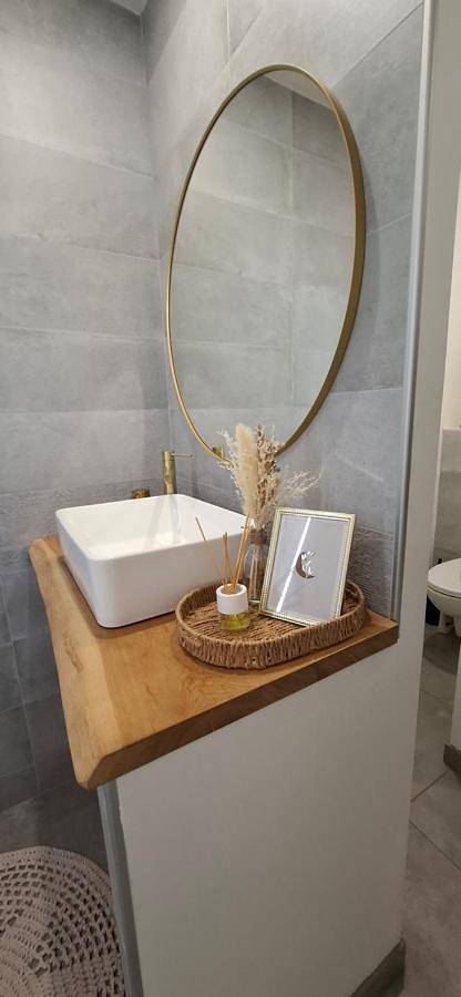 Gîte pour 2 personnes, avec terrasse ainsi que piscine et jardin à Iholdy - 4