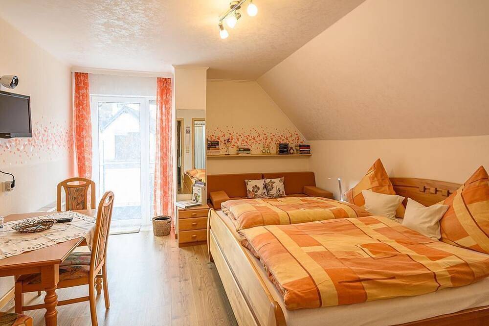 Doppelzimmer Dusche/Wc - Pension Jehnen am Eifelsteig in Daun, Vulkaneifel