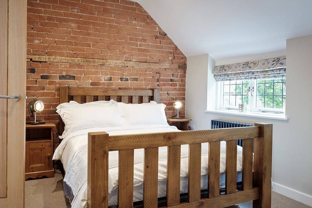 67 Bridge End, pet friendly, luxury holiday cottage in Warwick in Warwick, Warwickshire