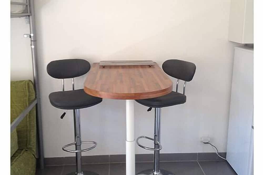 Apartamento entero, Le Pradet - Estudio 4 pers 10 minutos a pie de la playa in Le Pradet, Region de Toulon