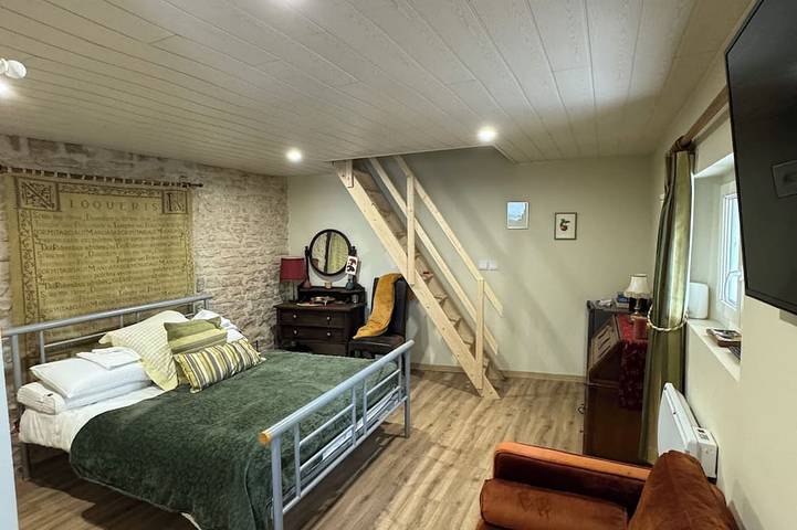 Location de vacances pour 2 personnes, avec jardin à Nanteuil-en-Vallée - 2