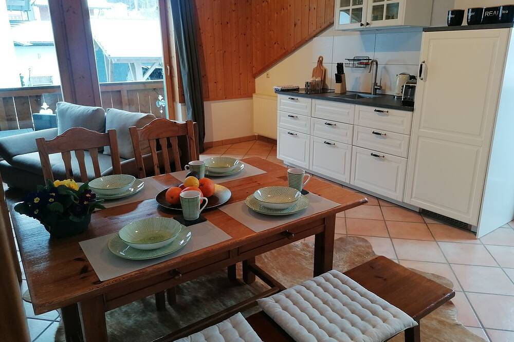 Ganze Wohnung, Komfortable 2 Zimmer Fewo nur 200 Meter von der Talstation entfernt. in Bad Kohlgrub, Bayerische Alpen