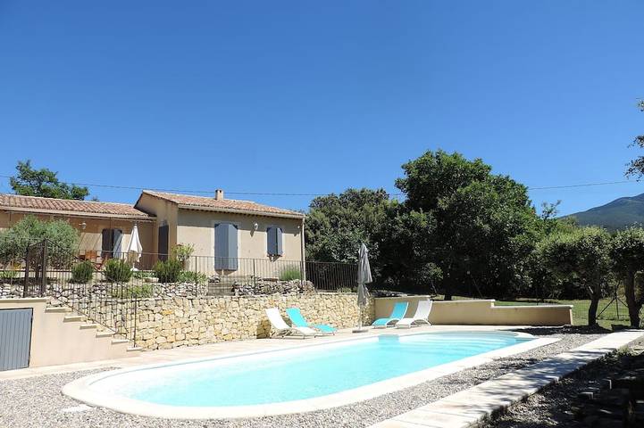 Villa für 6 Personen, mit Garten und Terrasse - 1