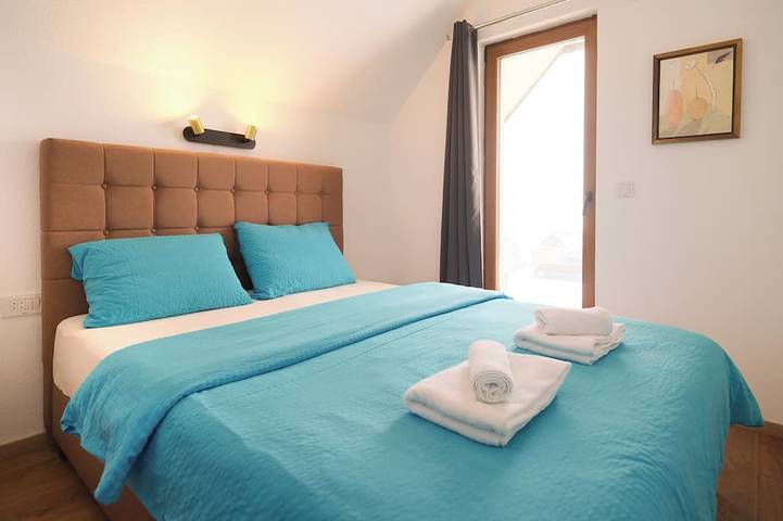 Ferienhaus für 8 Personen, mit Sauna und Whirlpool in Montenegro - 3