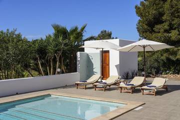 Villa for 6 People in Santa Eulària des Riu, East Ibiza, Photo 1