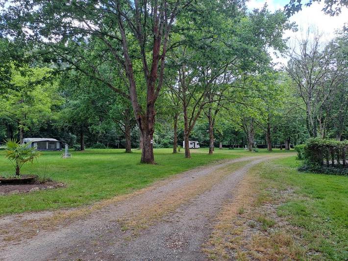 Location de vacances pour 4 personnes, avec terrasse à Ivoy-le-Pré - 3