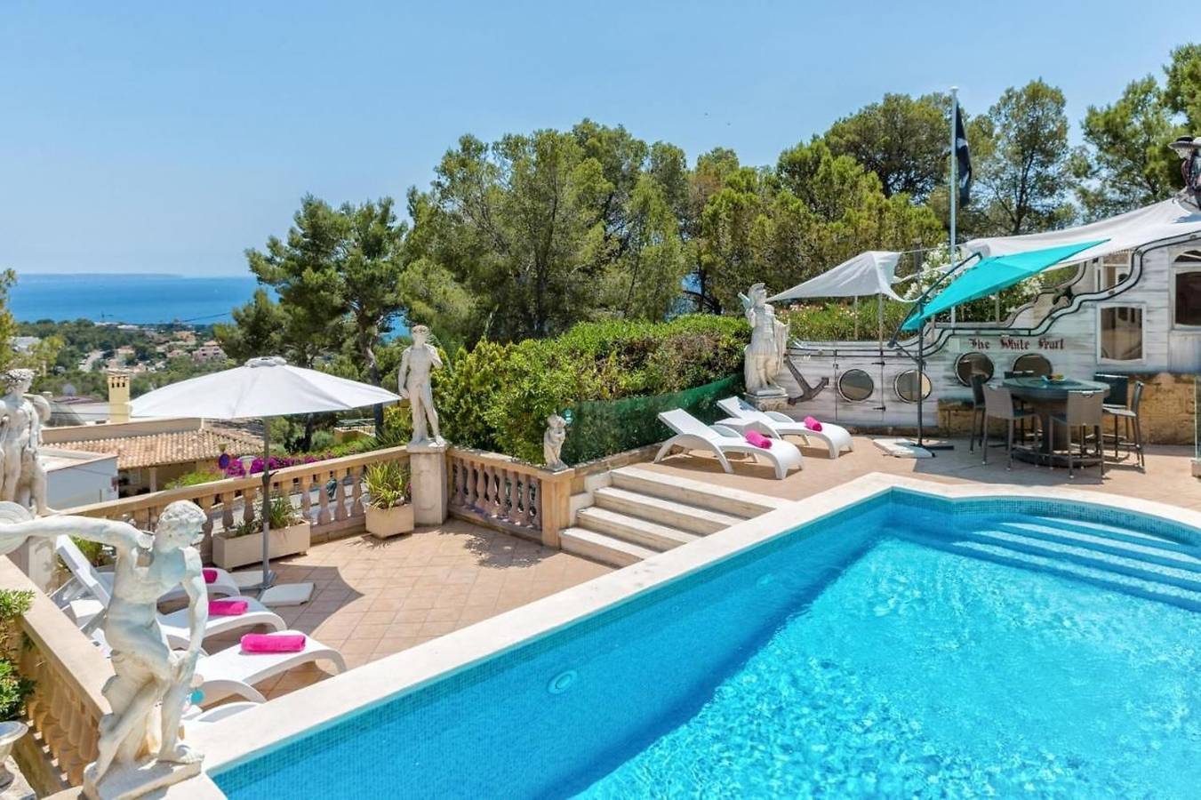 Luxury Mallorca Villa | A Short Walk To Portals Nous | Vista Blava | 5 Bedrooms | Hydro Hot Tub | Sauna | Outside Bar | Childrens Play Area | Portals Nous in Bendinat, Calvià