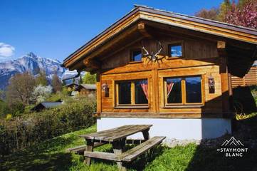 Chalet pour 2 personnes, avec jardin ainsi que terrasse et vue à Saint-Gervais-les-Bains