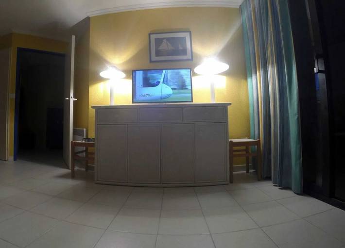 Gîte pour 4 personnes, avec piscine et terrasse dans Office De Tourisme Cannes La Bocca - 4