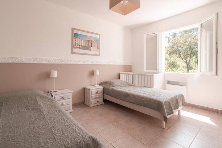 Location de vacances pour 6 personnes, avec vue et sauna ainsi que jardin et piscine à Moulézan - 4