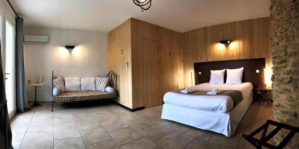Hôtel pour 2 personnes, avec sauna et vue ainsi que jardin et piscine