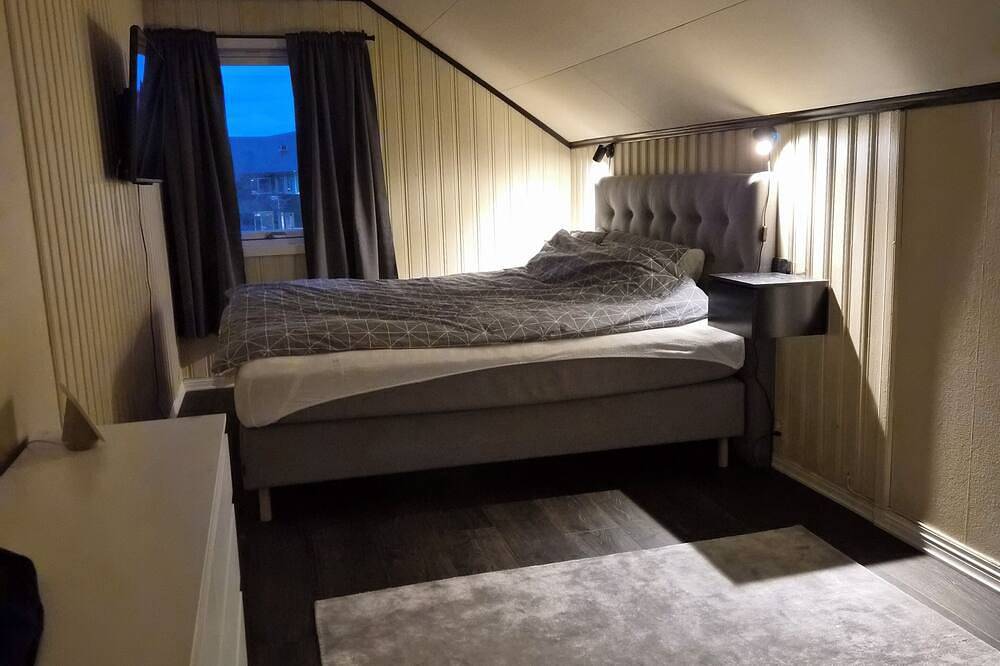 Moderne perle på Myre med boblebad og fjellutsikt in Øksnes