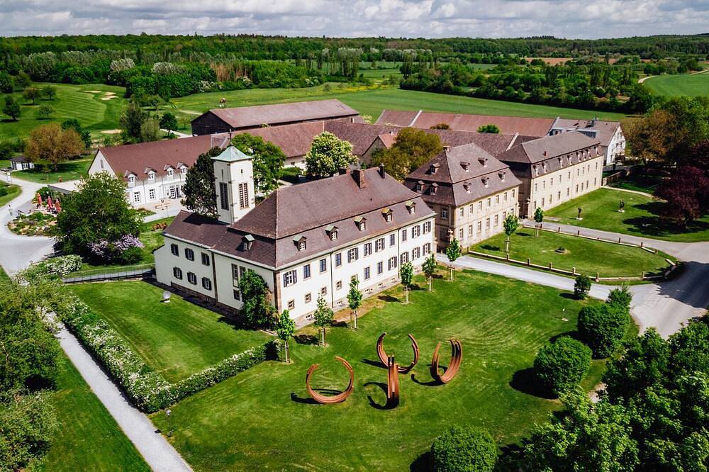 Ganze Wohnung, Modernes Appartement in ruhiger Lage mit Garten und Terrasse in Münnerstadt, Rhön-Bayern