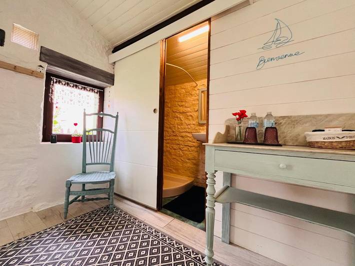 Gîte pour 2 personnes, avec vue et jardin à Nanteuil-en-Vallée - 4