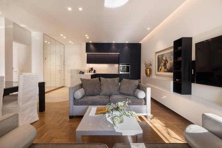 Entire apartment, Nikita 1 3rd·Signature Athenian Residence in Central Section of Athens, Athens