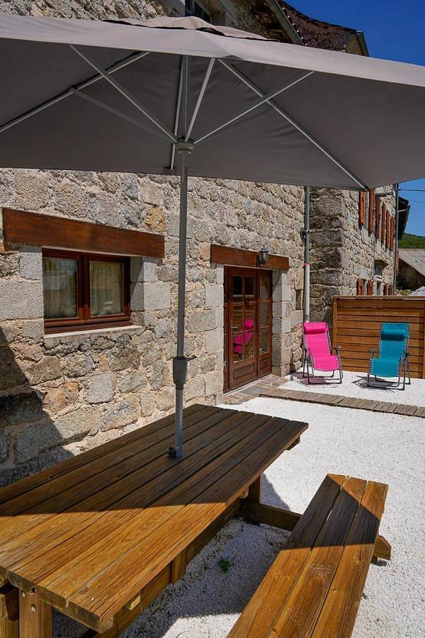 Location de vacances pour 8 personnes, avec terrasse et jardin à Le Malzieu-Forain - 4