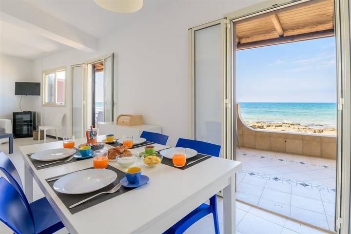 Entire apartment, Holiday apartment for 4 people in Spiaggia di Punta Secca - Palmento, Santa Croce Camerina