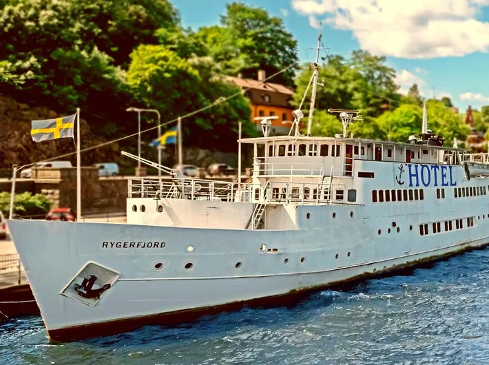 Barco para 2 personas, con terraza además de vistas y vistas al lago - 1