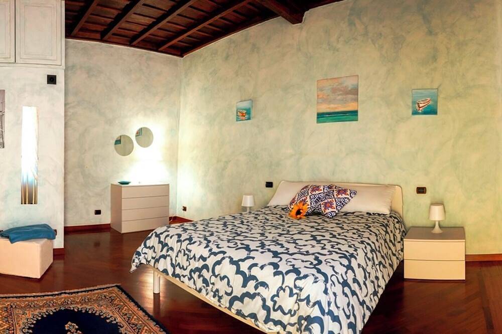 Appartamento intero, “Un posto al centro”, è uno splendido appartamento in un palazzetto del ‘600 in Manziana, Lago di Bracciano