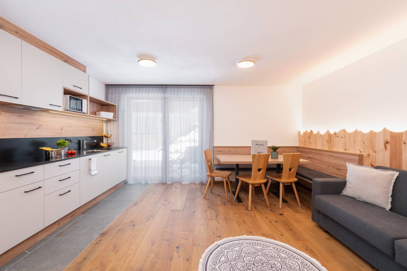 Appartement entier, Appartement 'Huberhof Arnika' avec vue sur les montagnes, terrasse privée et Wi-Fi in Gais, Kronplatz