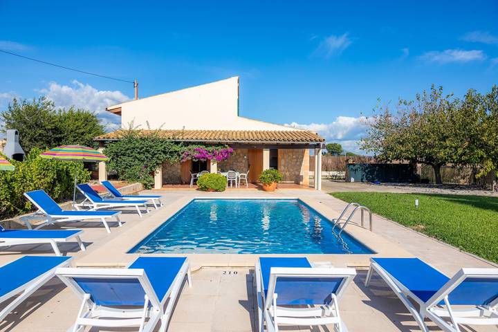 Finca Can Butxet mit Bergblick, Wlan, Garten, Terrassen und Pool; Parkplätze vorhanden in Muro, Mallorcas Küste