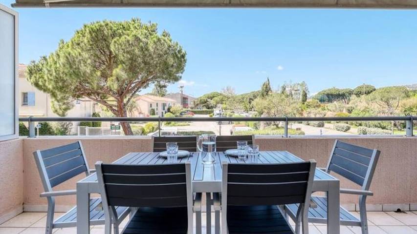 Gîte pour 5 personnes, avec balcon et piscine dans Golf Grand Jardin - 4