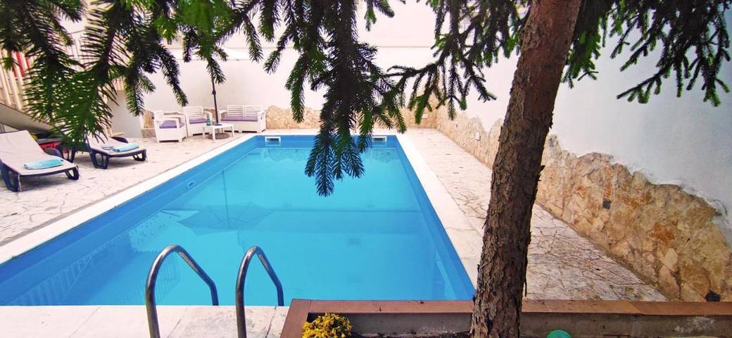 Casa vacanza per 4 persone, con Terrazza e Piscina a Valenzano