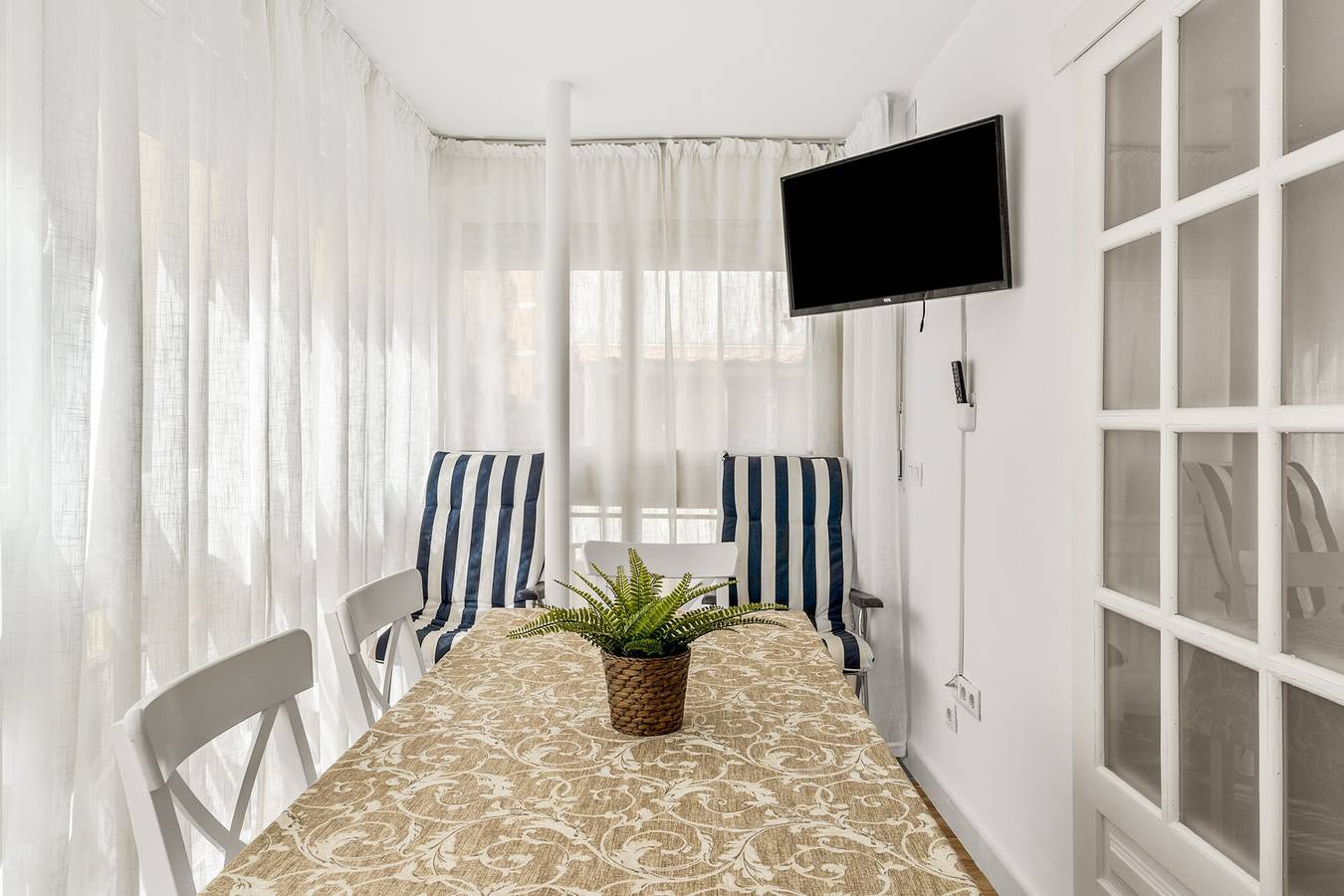 Entire apartment, Apartment 'Fuengirola Beach' with Sea View, Wi-Fi and Air Conditioning in Fuengirola Centre, Fuengirola