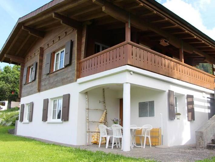 Gîte pour 4 personnes, avec jardin dans Axalp