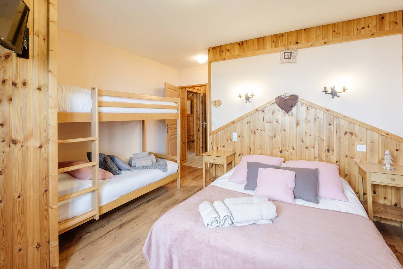 Appartement entier, Appartement 'Sabot De Vénus' avec vue sur les montagnes, jardin partagé et Wi-Fi in La Toussuire, Fontcouverte-la-Toussuire