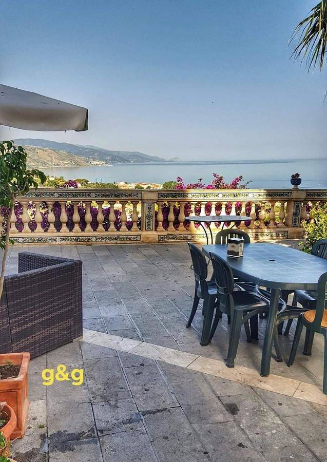 Deluxe Triple Room in Santo Stefano di Camastra, Provincia di Messina