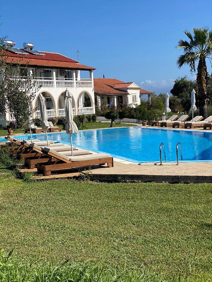Ferienwohnung für 3 Personen, mit Whirlpool und Sauna sowie Garten und Pool, kinderfreundlich