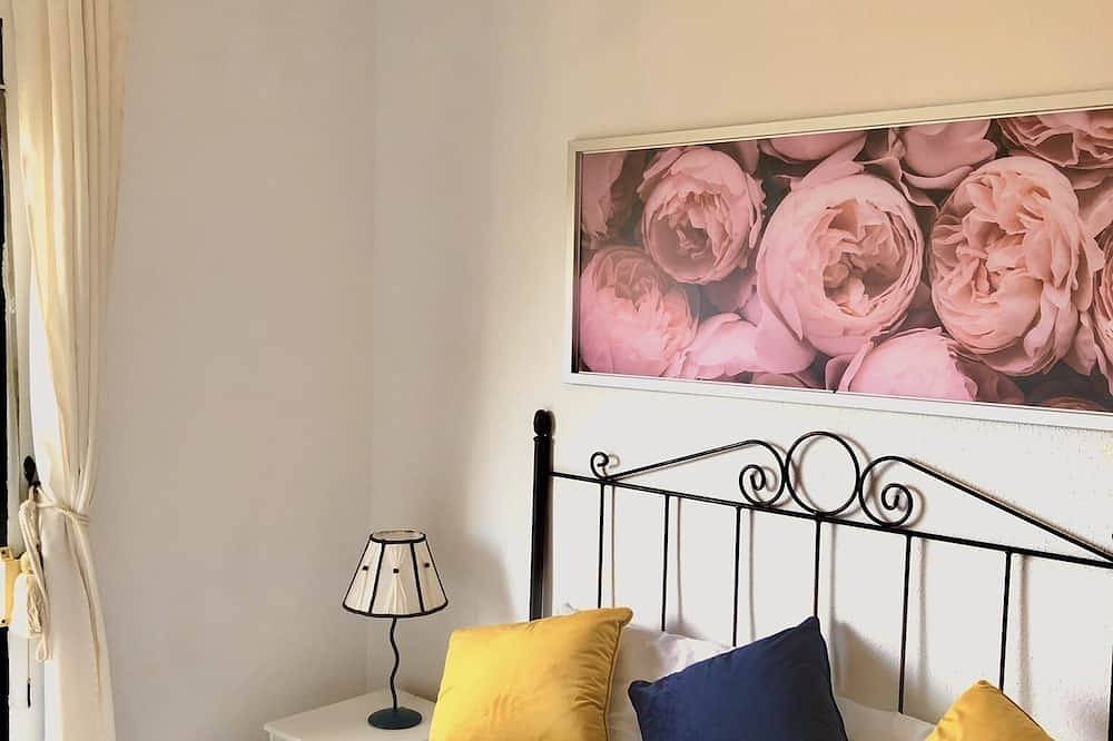 Apartamento entero, 2 Bed Apartment with outstanding sea views close to La Cala beach & town centre. in Mijas Costa, Mijas