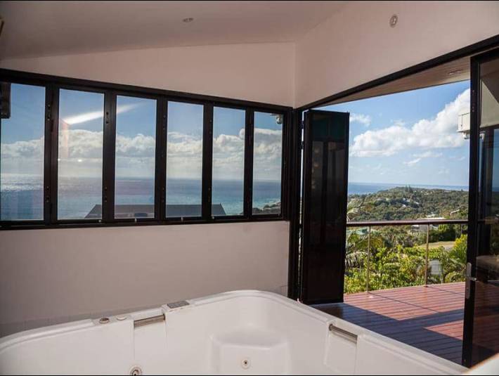 Holiday home for 12 people, with garden and balcony, with pets in North Stradbroke Island